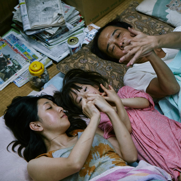 shoplifters.w700.h700